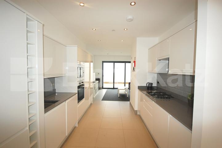 			INCLUSIVE OF ALL BILLS! , 4 Bedroom, 1 bath, 1 reception House			 Hazel Mews , TURNPIKE LANE / SEVEN SISTERS