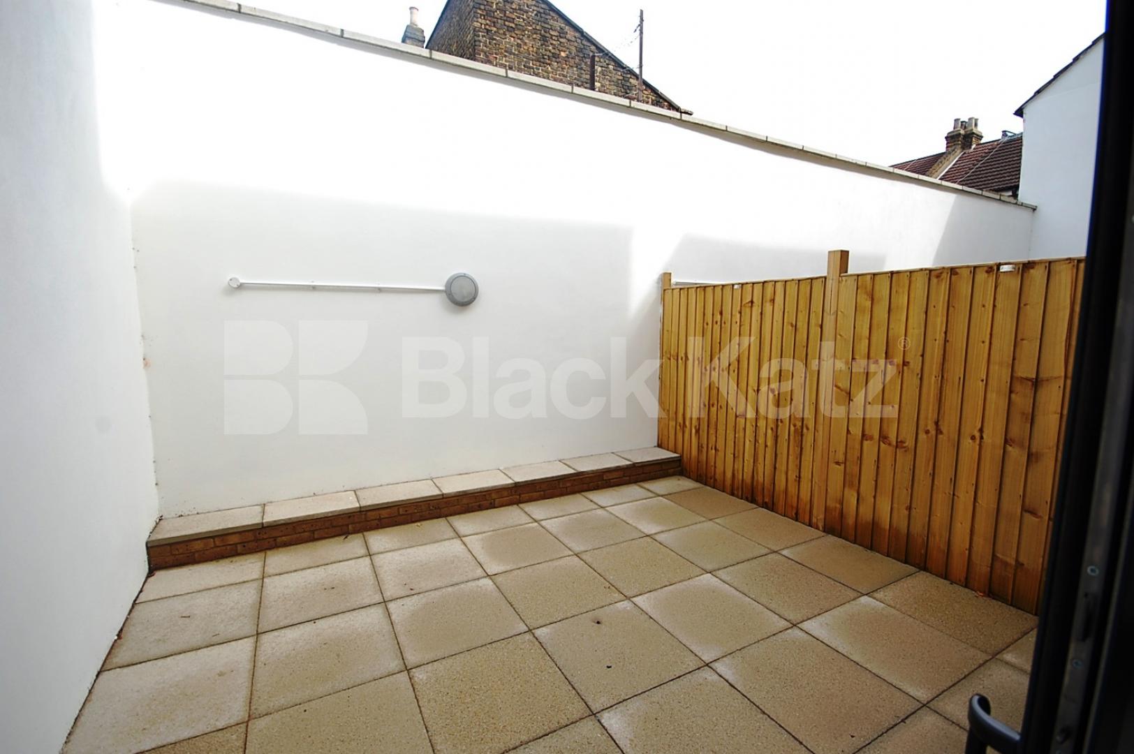 			4 Bedroom, 1 bath, 1 reception House			 Hazel Mews , TURNPIKE LANE / SEVEN SISTERS
