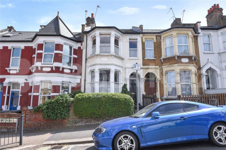 			4 DOUBLE BEDROOMS!, 4 Bedroom, 1 bath, 1 reception House			 Beresford Road, HARRINGAY LADDER