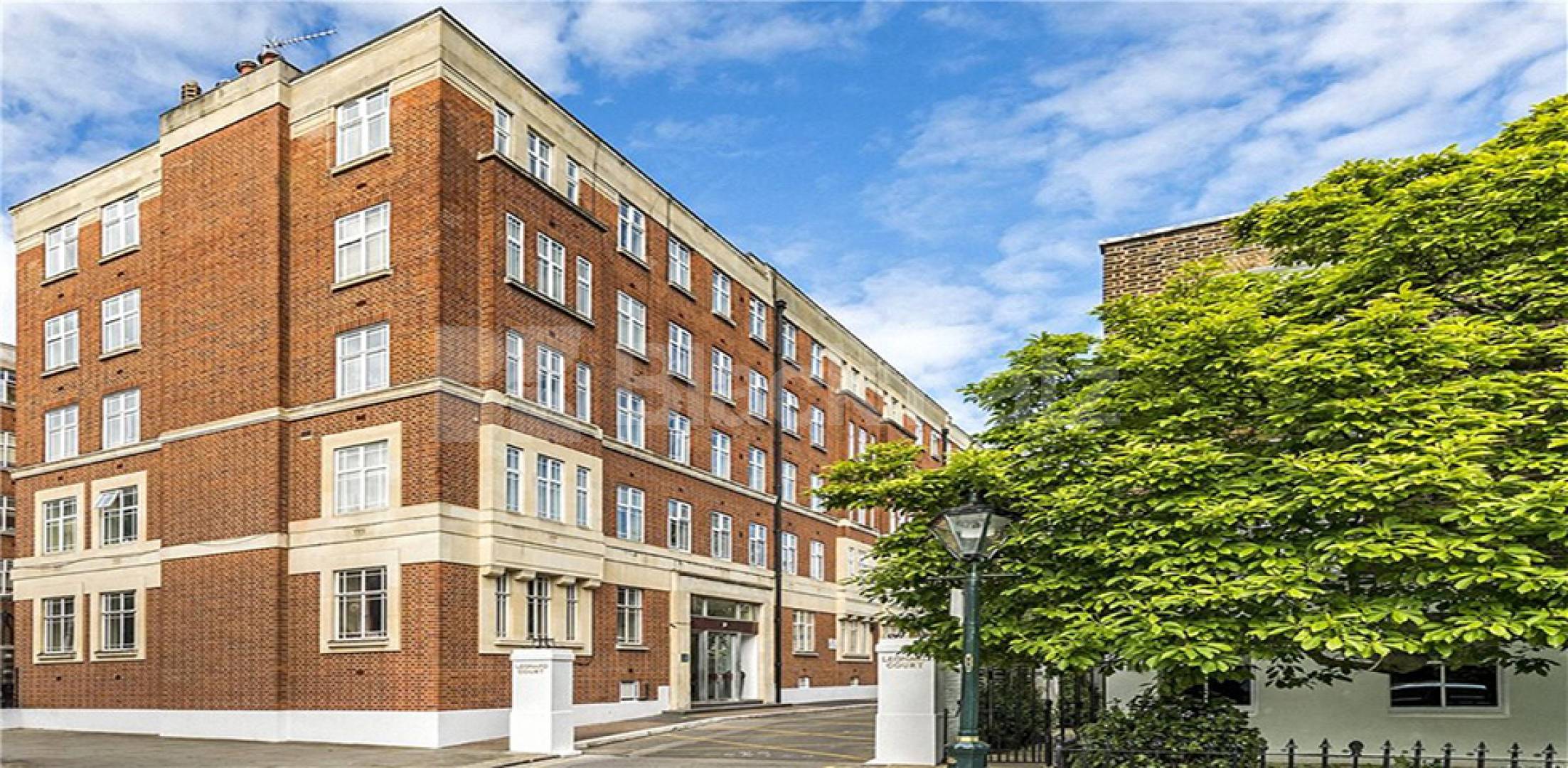 			NO ADMIN FEES!, 3 Bedroom, 1 bath, 1 reception Flat			 Edwardes Square, KENSINGTON