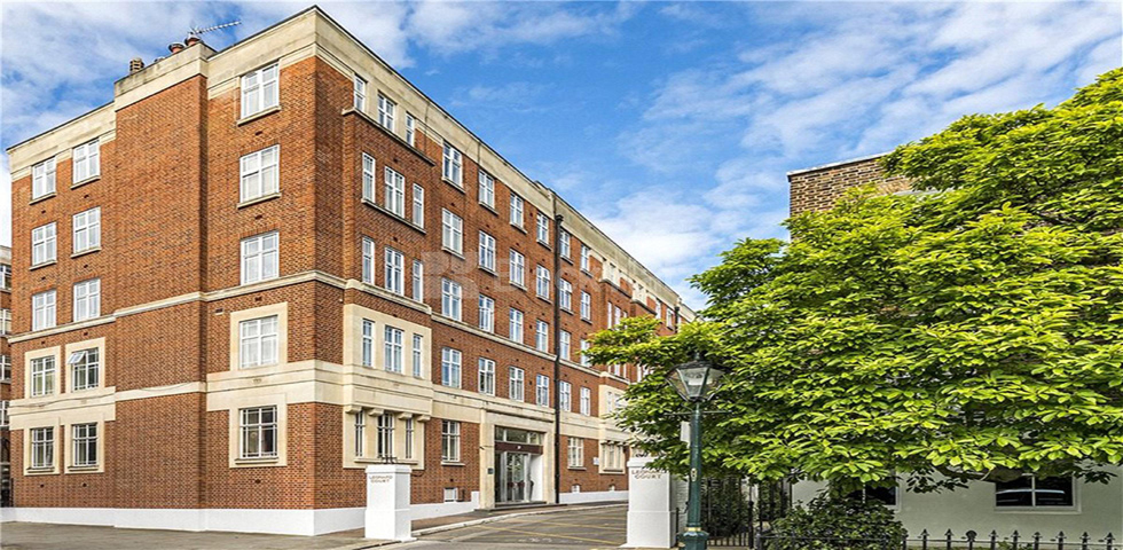 			NO ADMIN FEES!, 3 Bedroom, 1 bath, 1 reception Flat			 Edwardes Square, KENSINGTON W8