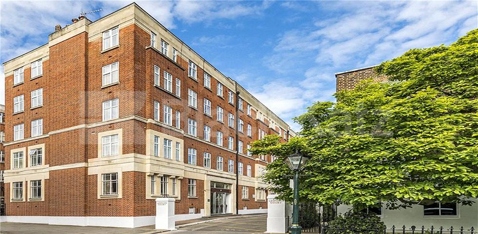 			NO ADMIN FEES!, 3 Bedroom, 1 bath, 1 reception Flat			 Edwardes Square, KENSINGTON