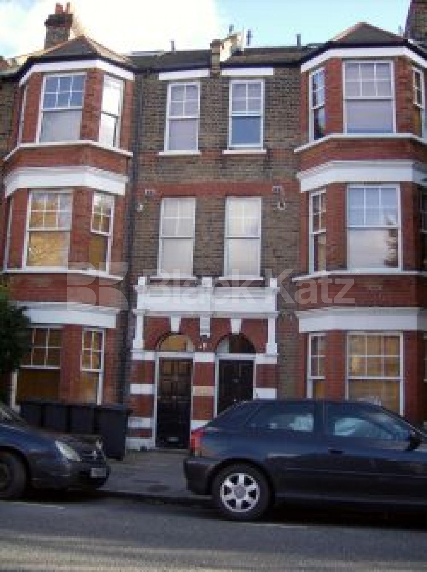 			2 Bedroom, 1 bath, 1 reception Flat			 Gauden Road, Clapham North SW4