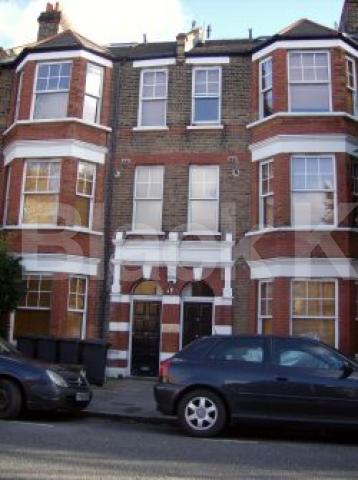 			2 Bedroom, 1 bath, 1 reception Flat			 Gauden Road, Clapham North
