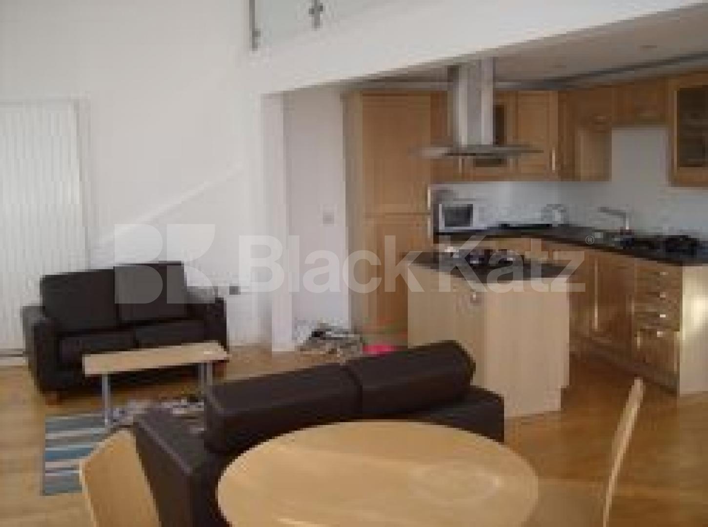 			LET, 3 Bedroom, 1 bath, 1 reception Flat			 Shad Thames, Shad Thames