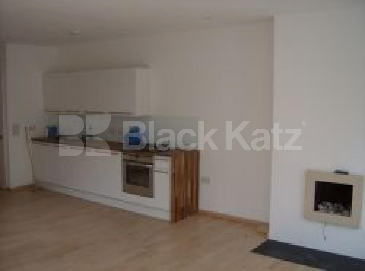 			LET, 2 Bedroom, 1 bath, 1 reception Flat			 Crescent Lane, Clapham