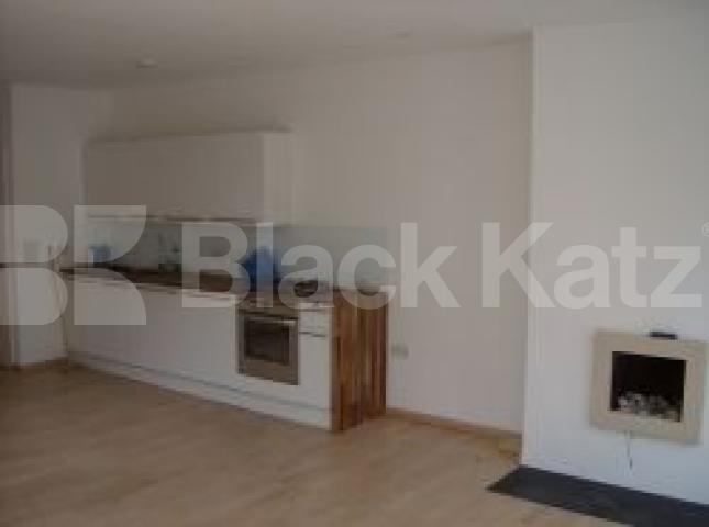 			LET, 2 Bedroom, 1 bath, 1 reception Flat			 Crescent Lane, Clapham