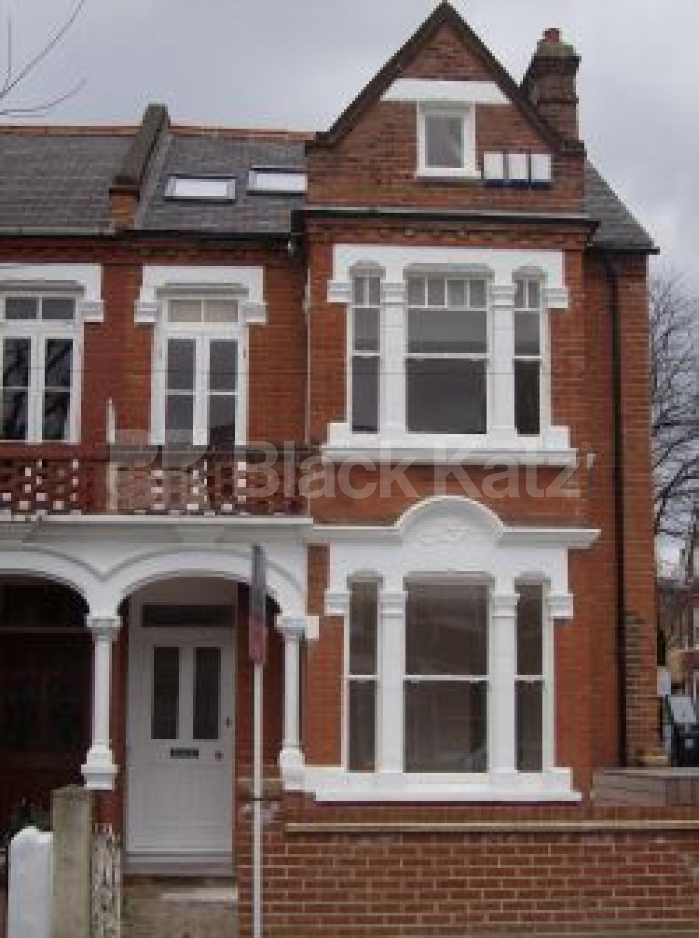 			LET, 2 Bedroom, 1 bath, 1 reception Flat			 Crescent Lane, Clapham SW4