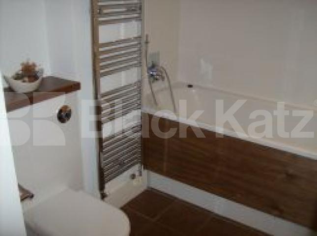 			LET, 2 Bedroom, 1 bath, 1 reception Flat			 The Academy, Lawn Lane, Vauxhall