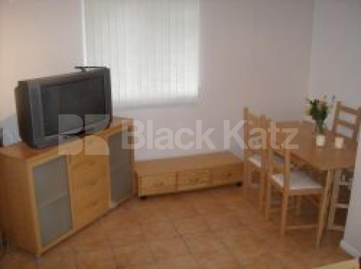 			NEW INSTRUCTION, 3 Bedroom, 1 bath, 1 reception Flat			 Southwark Park Road, Bermondsey