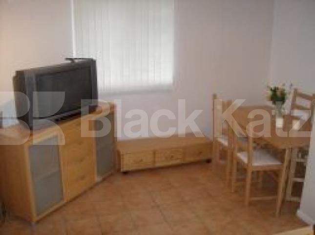 			NEW INSTRUCTION, 3 Bedroom, 1 bath, 1 reception Flat			 Southwark Park Road, Bermondsey