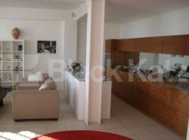 			LET., 2 Bedroom, 1 bath, 1 reception Flat			 Jam Factory, Green Walk, London Bridge