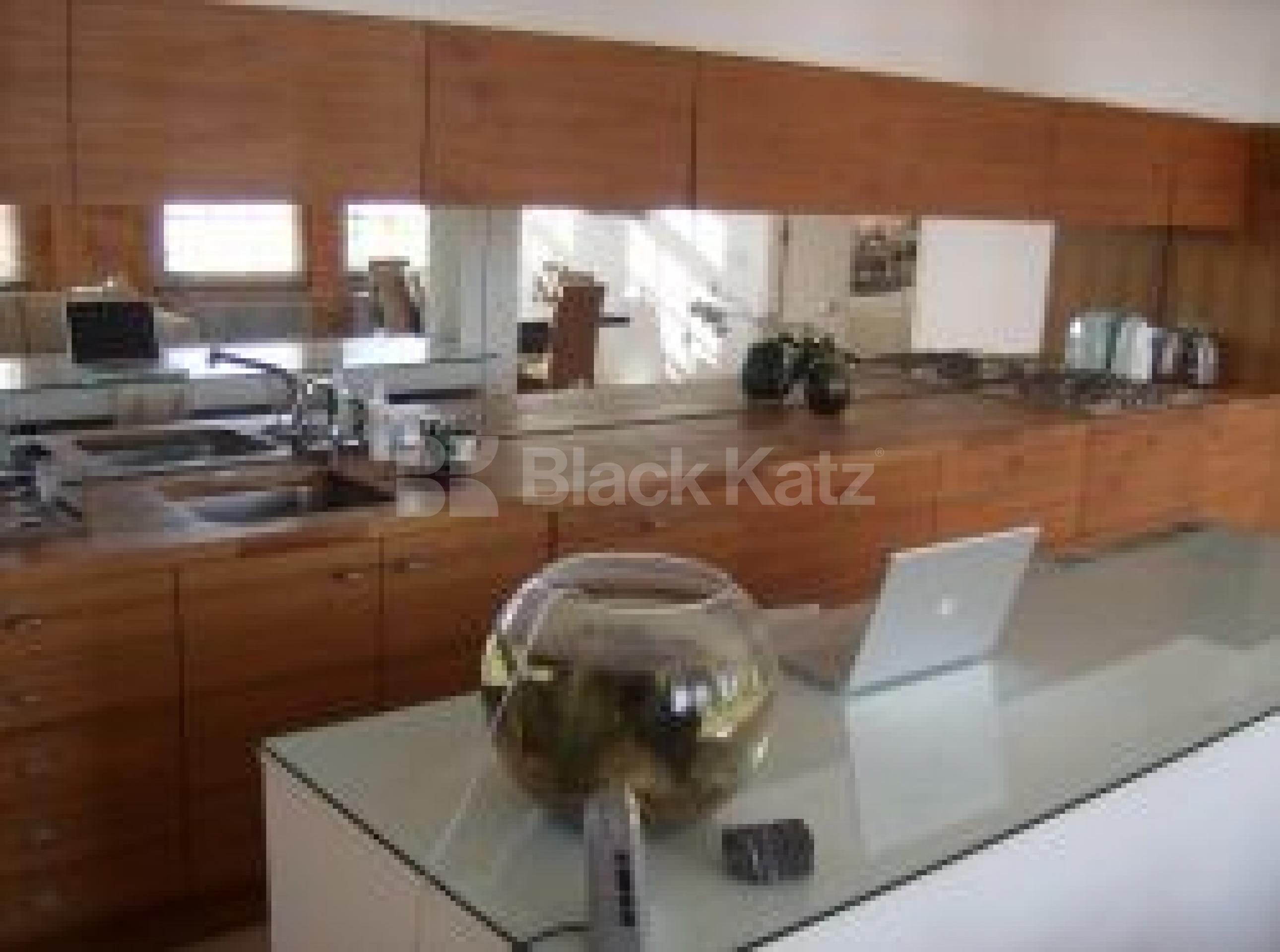 			LET., 2 Bedroom, 1 bath, 1 reception Flat			 Jam Factory, Green Walk, London Bridge SE1