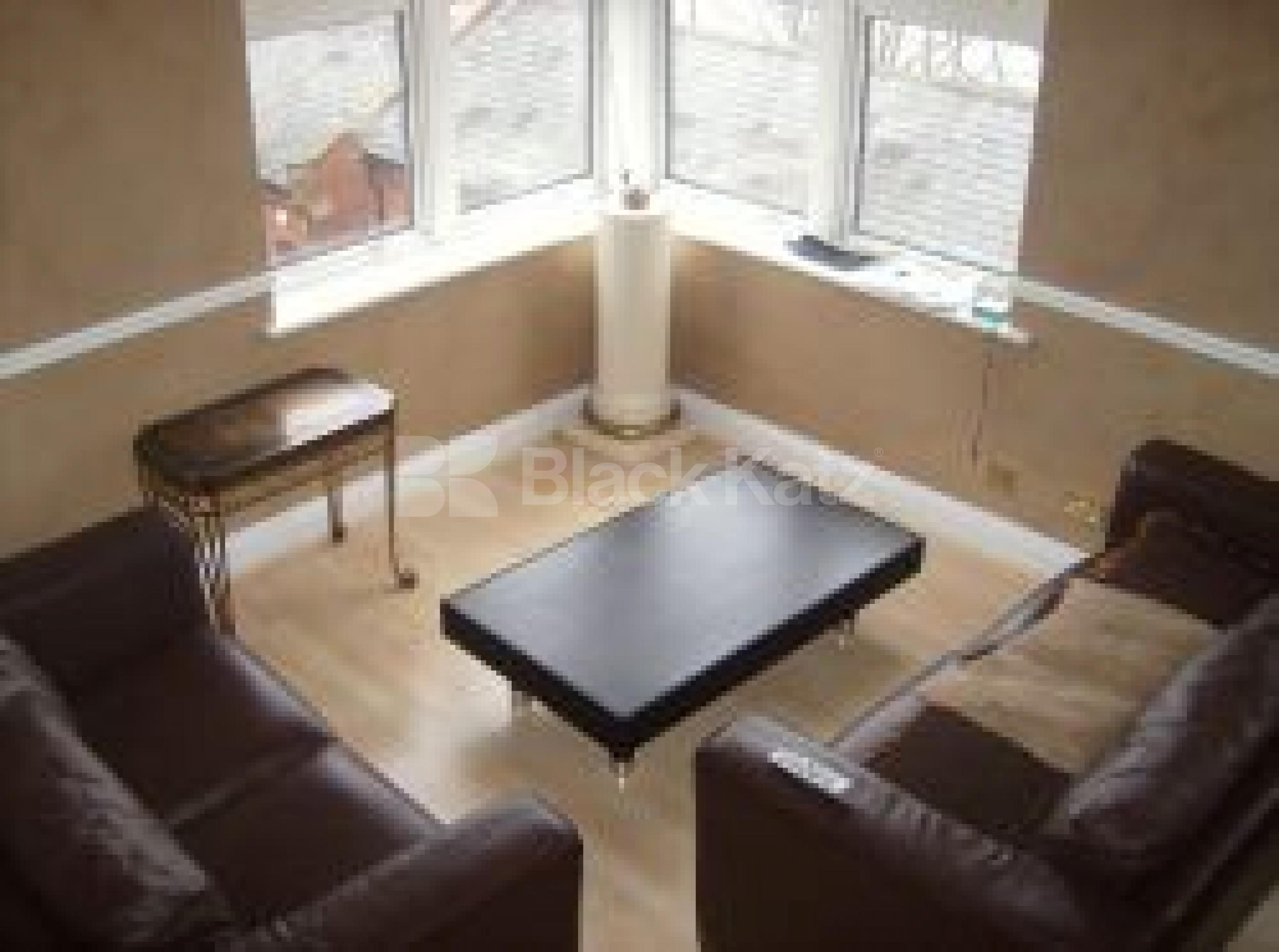 			NEW INSTRUCTION, 3 Bedroom, 1 bath, 1 reception Penthouse			 Octagon Court, Rotherithe Street SE16