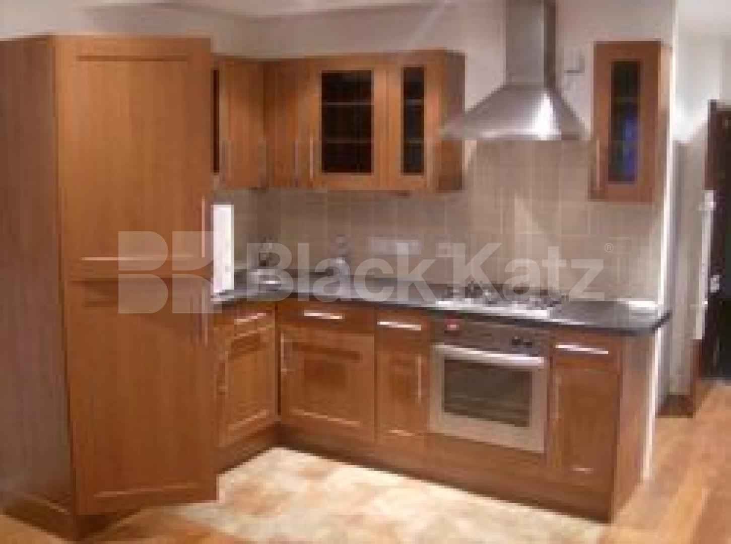 			UNDER OFFER , Studio Apartment, 1 bath, 1 reception Studio			 Foreshore, Deptford Strand, Surrey Quays