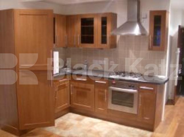 			UNDER OFFER , Studio Apartment, 1 bath, 1 reception Studio			 Foreshore, Deptford Strand, Surrey Quays