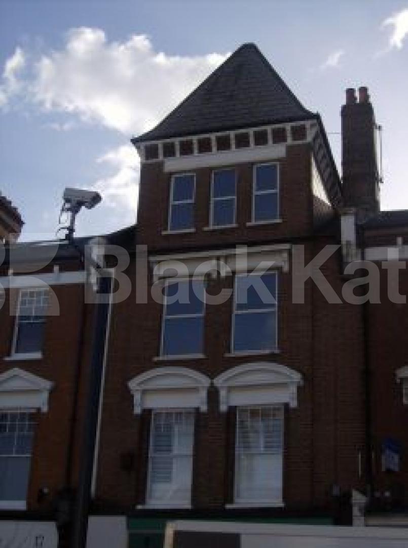 			LET, 4 Bedroom, 1 bath, 1 reception Flat			 Battersea Rise, Clapham Common