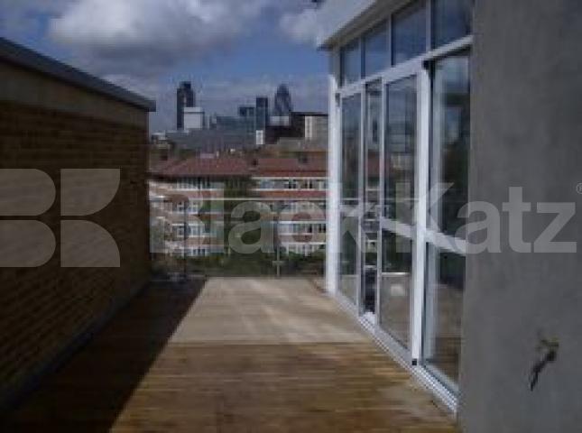 			2 Bedroom, 1 bath, 1 reception Penthouse			 Leathermarket Street, London Bridge
