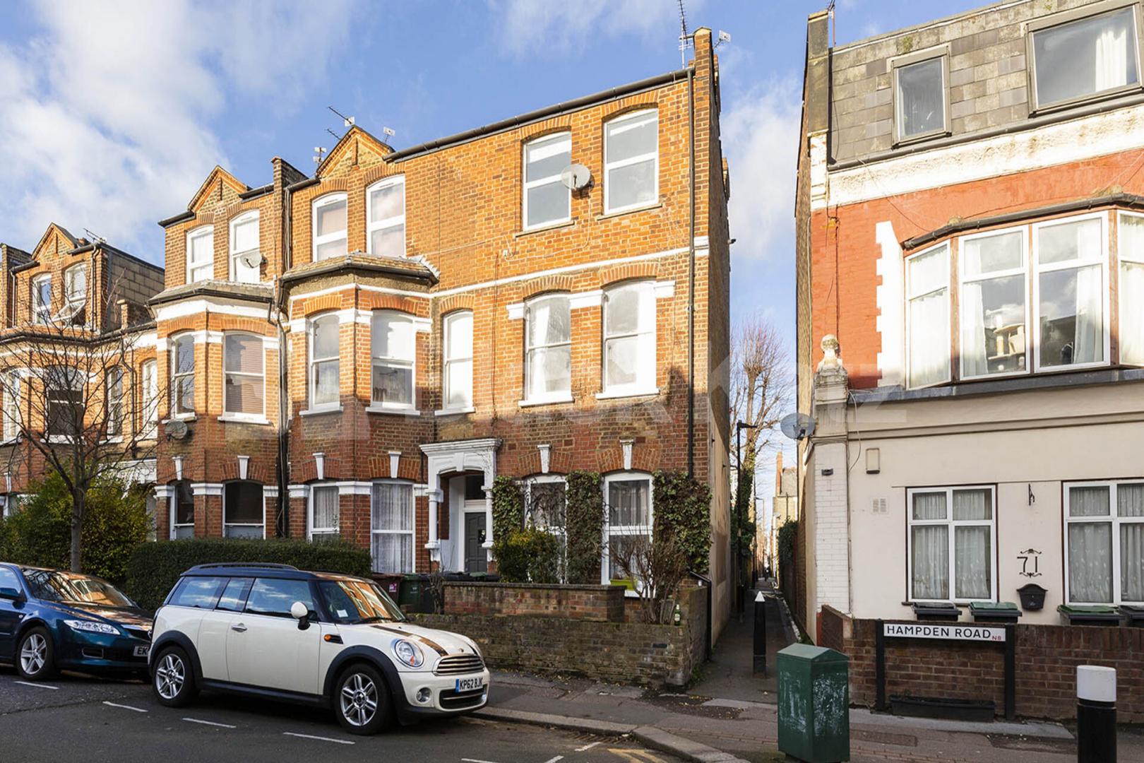 1 bedroom property on the top floor of a period conversion close to a tube  Hampden Road, Turnpike Lane 