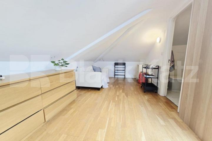 A spacious three double bedroom property located minutes to Caledonian Road Hartham Road, Caledonian Road