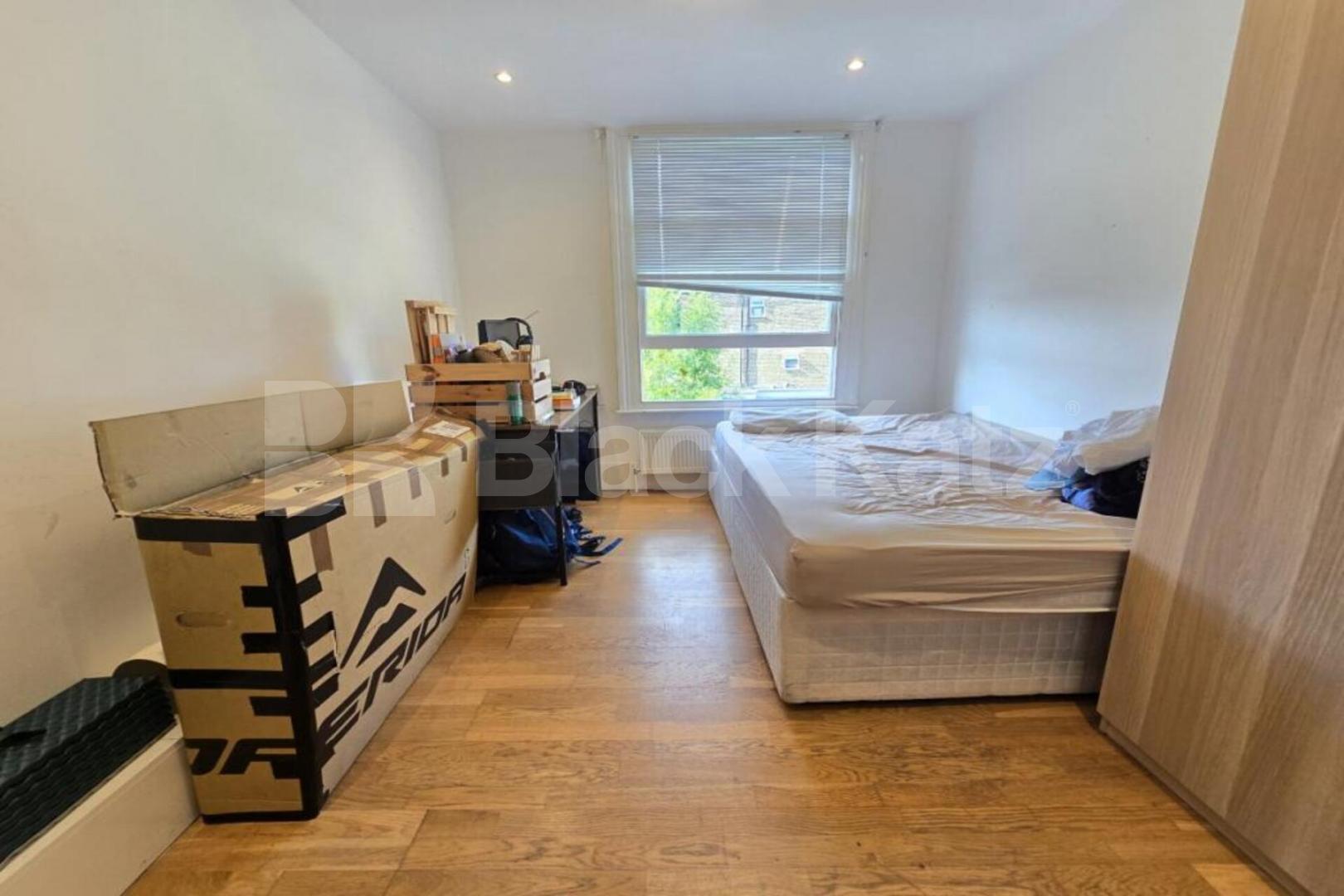 A spacious three double bedroom property located minutes to Caledonian Road Hartham Road, Caledonian Road