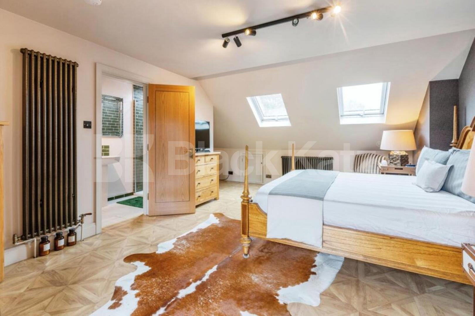 Spacious 3-Bedroom Apartment | 2 Bathrooms | Open-Plan Living Hermitage Road, Haringey