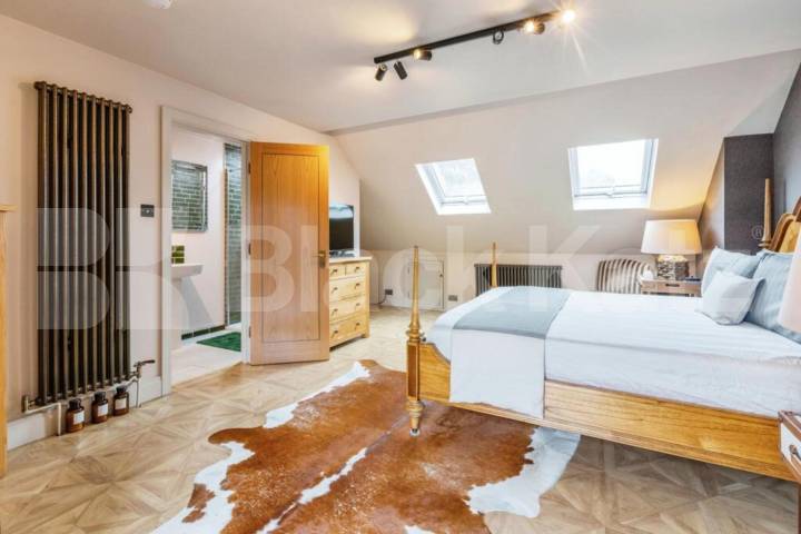 Spacious 3-Bedroom Apartment | 2 Bathrooms | Open-Plan Living Hermitage Road, Haringey