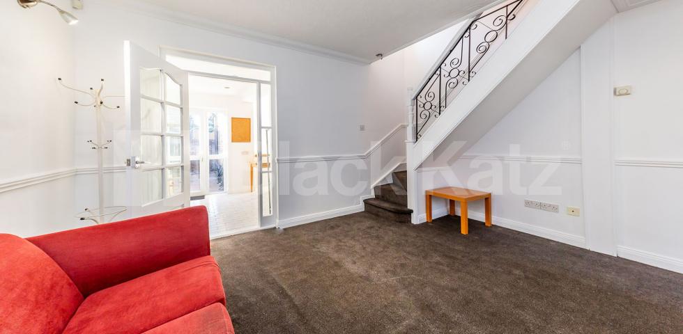 			2 bedroom house plus study, 2 Bedroom, 1 bath, 1 reception House			 Darwin Road , Wood Green / Noel Park