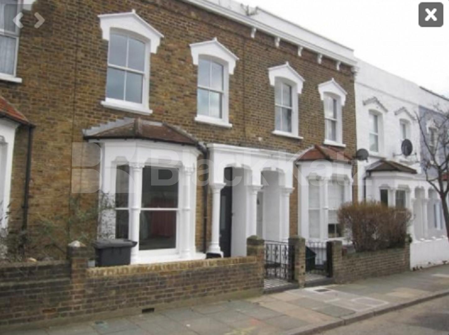 			STUNNING HOUSE!, 4 Bedroom, 1 bath, 1 reception House			 Kiver Road, UPPER HOLLOWAY