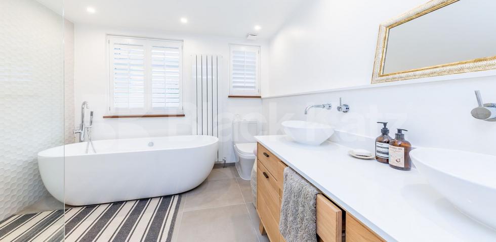 			3-4 MONTH SHORT LET, 2 Bedroom, 1 bath, 1 reception Ground Floor Flat			 Hermiston Avenue, Crouch End / Hornsey