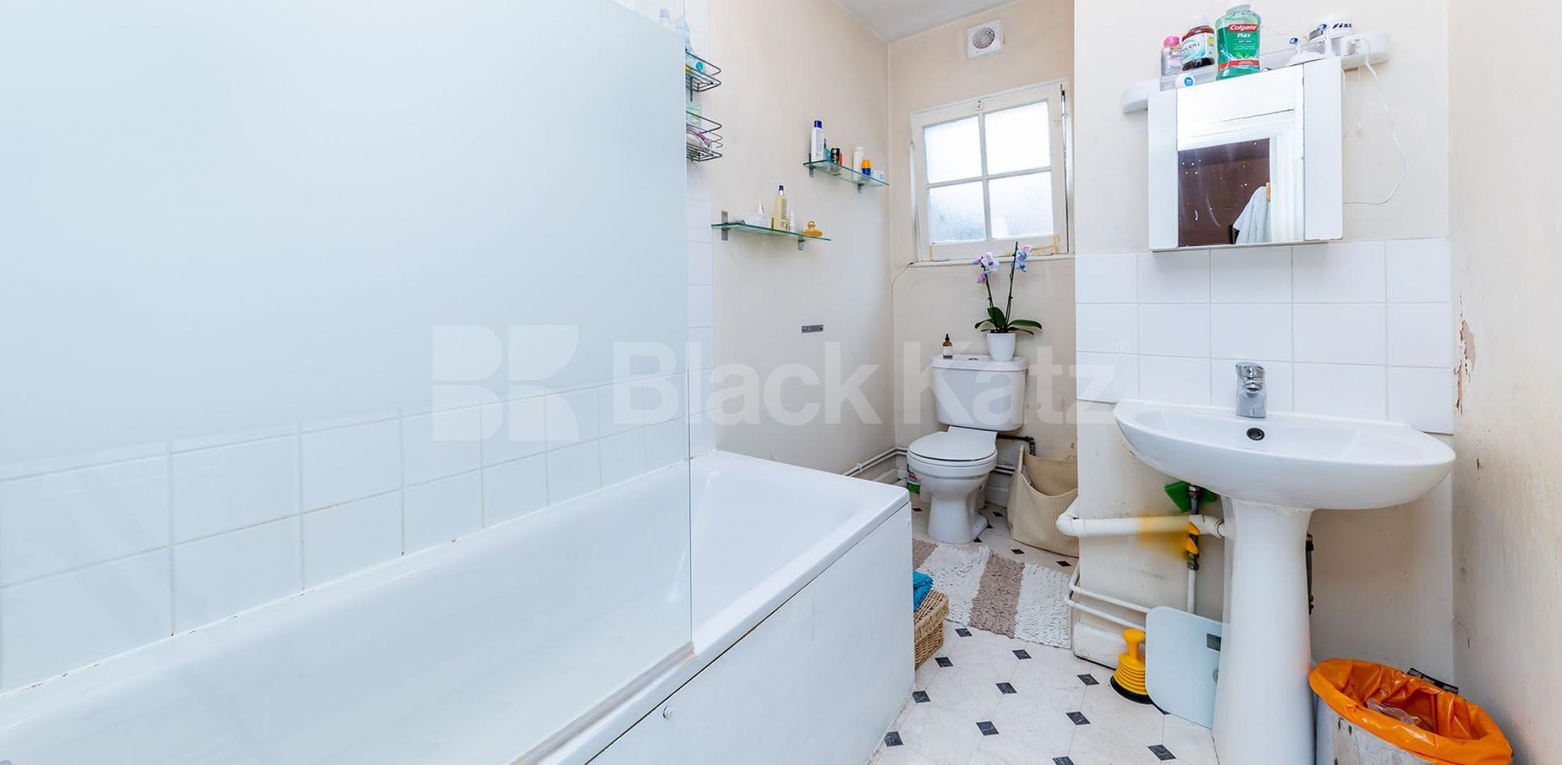 			2 BED GARDEN FLAT, 2 Bedroom, 1 bath, 1 reception Flat			 Birchington Road, CROUCH END