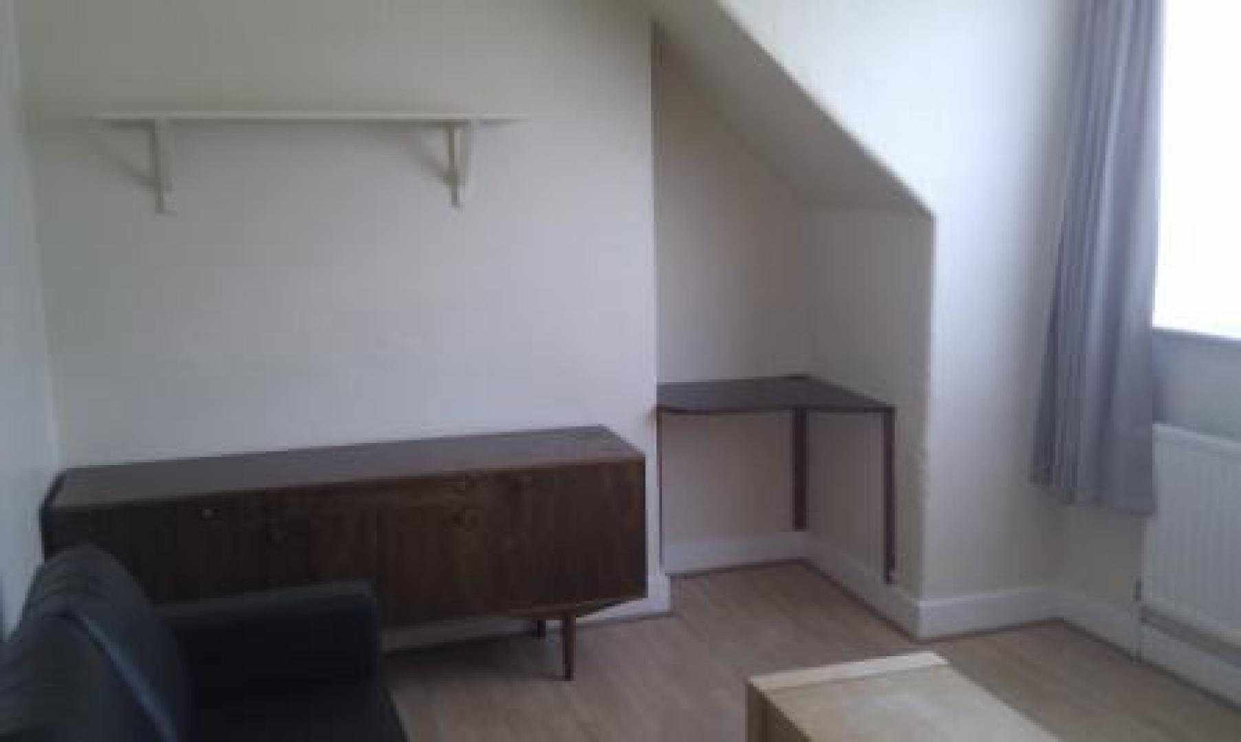			1 Bedroom, 1 bath, 1 reception Flat			 Finchley Road, GOLDERS GREEN