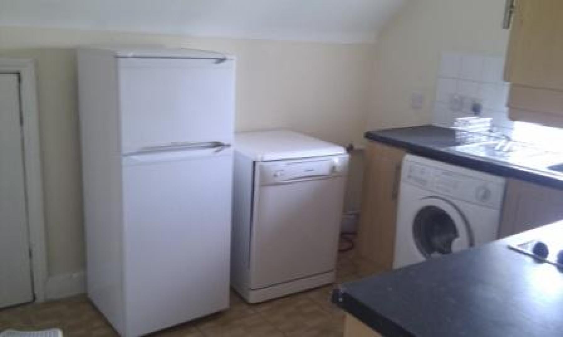 			1 Bedroom, 1 bath, 1 reception Flat			 Finchley Road, GOLDERS GREEN