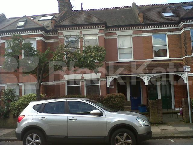 			2 Bedroom, 1 bath, 1 reception Ground Floor Flat			 Kingsway, Mortlake