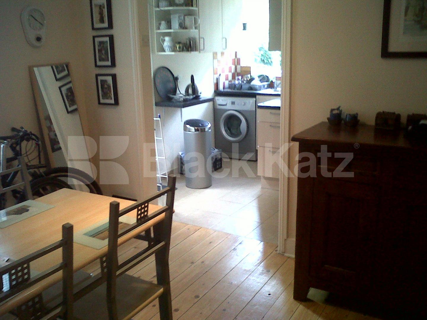 			2 Bedroom, 1 bath, 1 reception Ground Floor Flat			 Kingsway, Mortlake