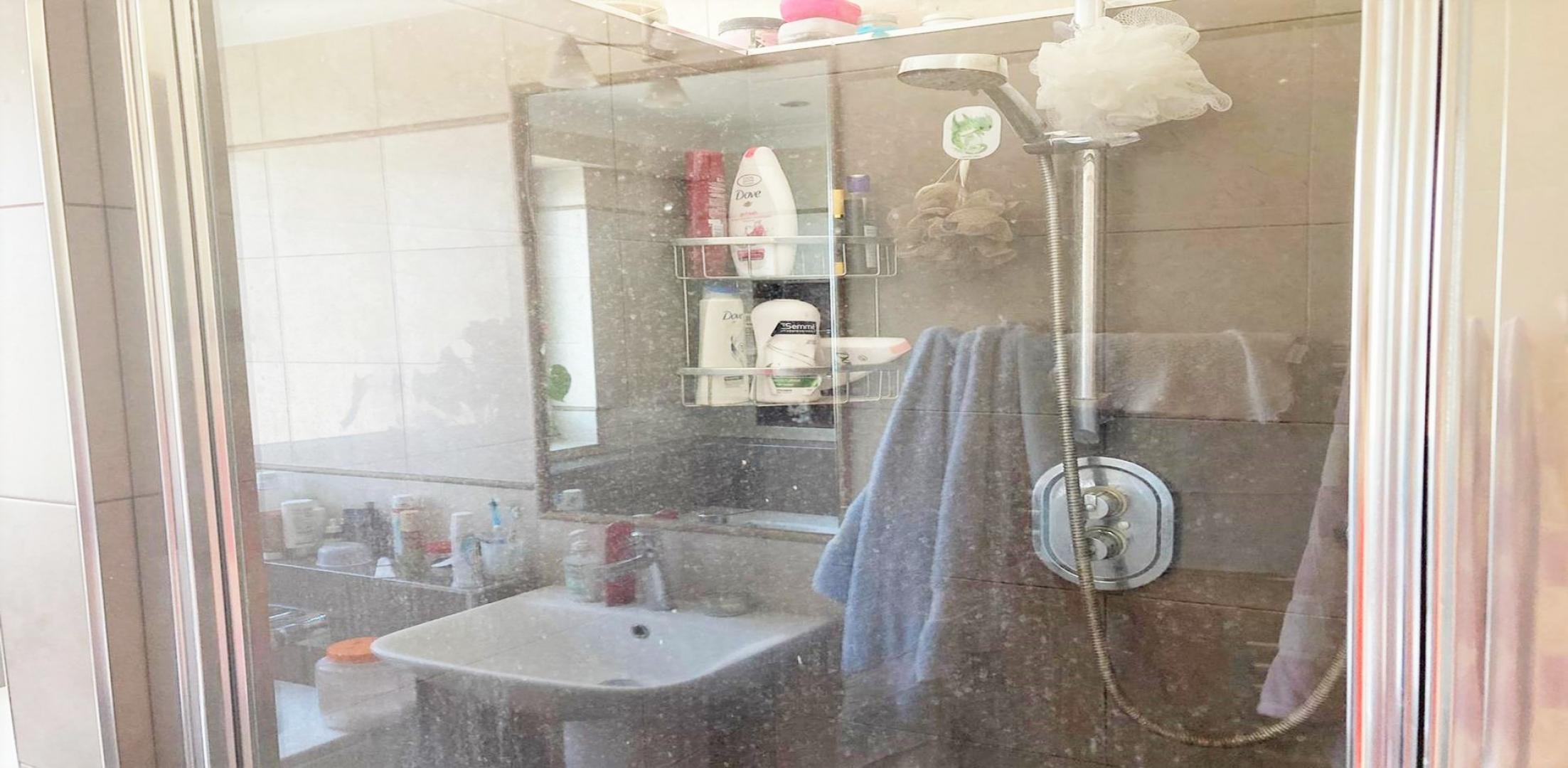 			3 Bedroom, 1 bath, 1 reception Flat			 Viceroy Close, EAST FINCHLEY