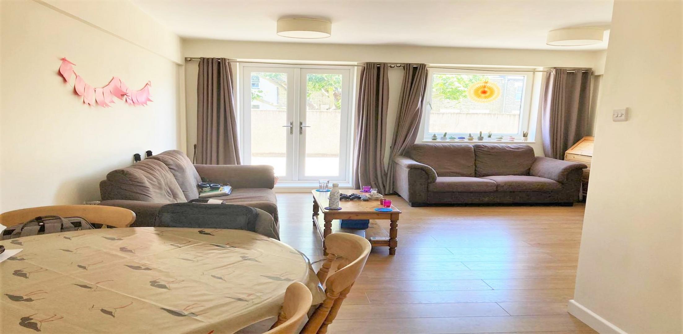			3 Bedroom, 1 bath, 1 reception Flat			 Viceroy Close, EAST FINCHLEY
