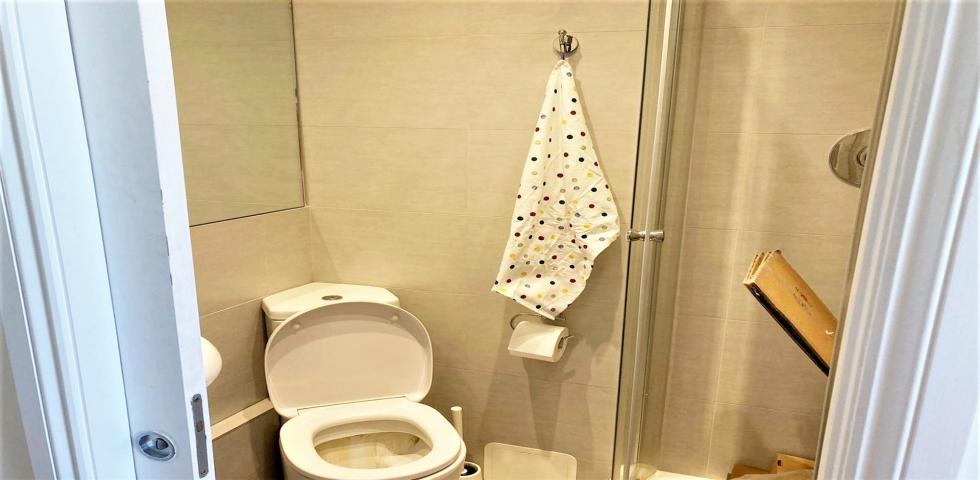 			3 Bedroom, 1 bath, 1 reception Flat			 Viceroy Close, EAST FINCHLEY