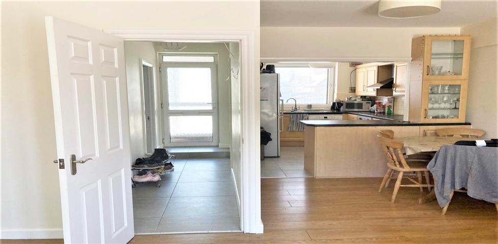 			3 Bedroom, 1 bath, 1 reception Flat			 Viceroy Close, EAST FINCHLEY