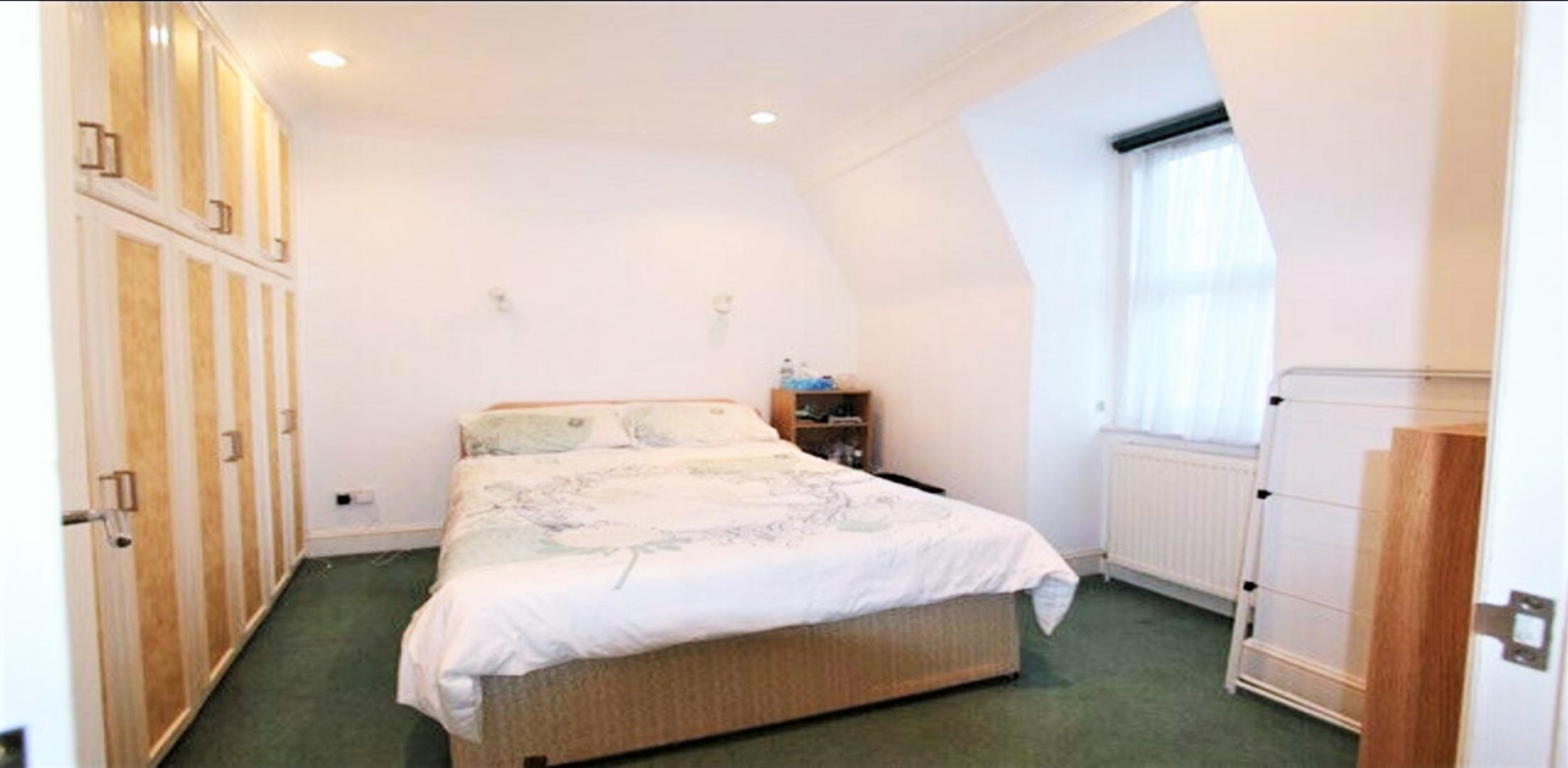 			WATER RATES INCLUDED, 1 Bedroom, 1 bath, 1 reception Flat			 Howitt Road, BELSIZE PARK