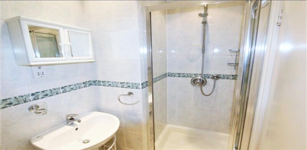 			WATER RATES INCLUDED, 1 Bedroom, 1 bath, 1 reception Flat			 Howitt Road, BELSIZE PARK