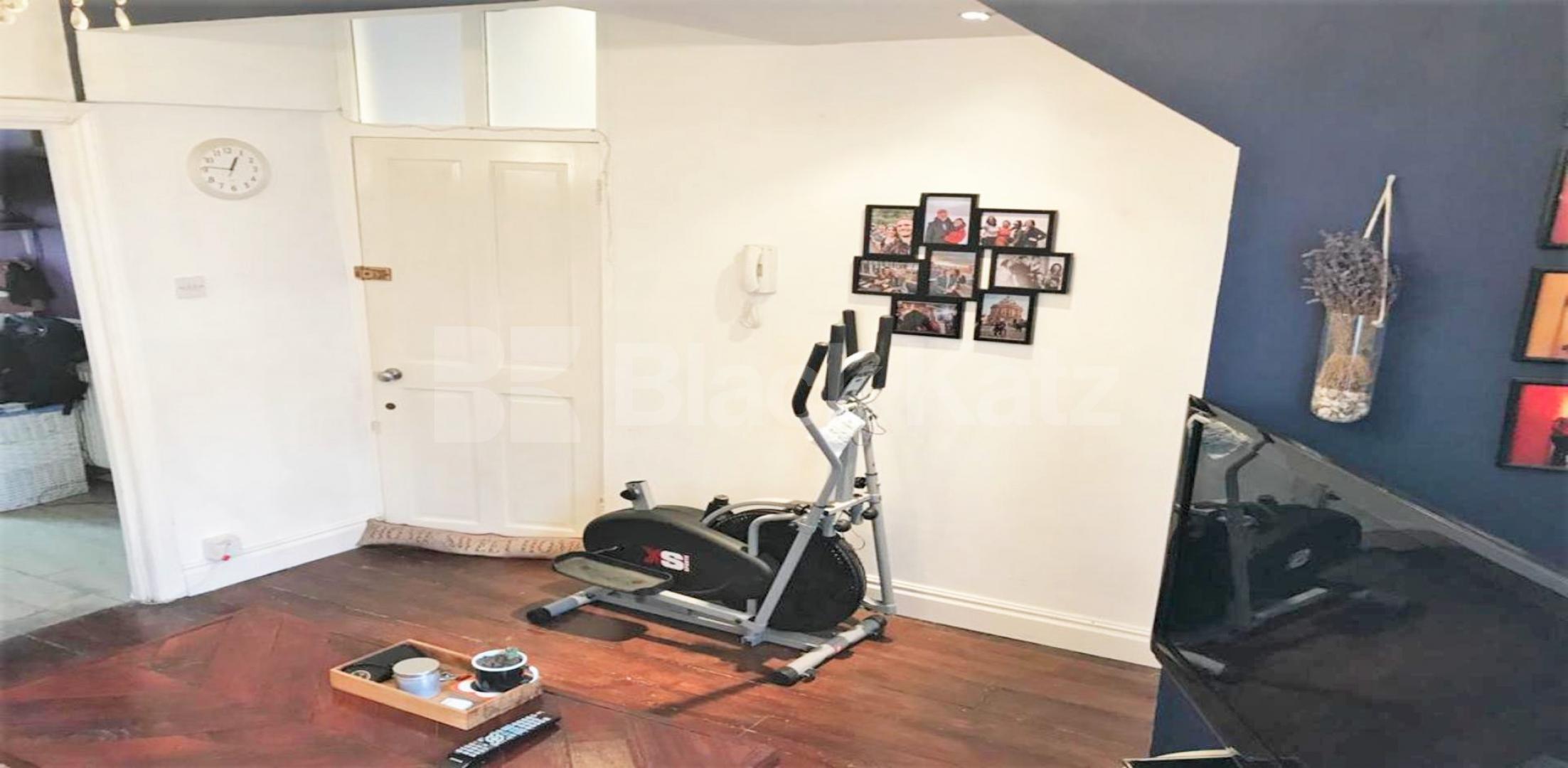 			PRIVATE GARDEN, 1 Bedroom, 1 bath, 1 reception Ground Floor Flat			 Redmore Road, HAMMERSMITH