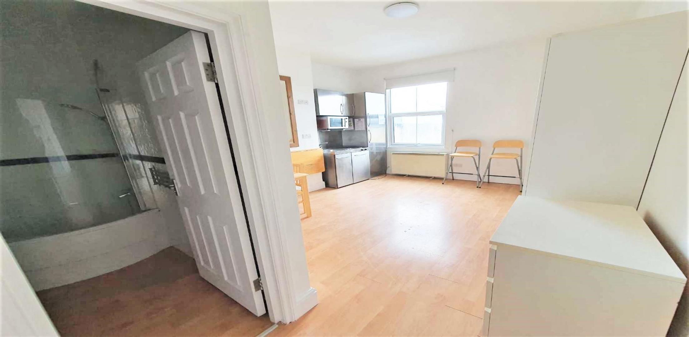 			WATER INCLUDED, Studio Apartment, 1 bath, 1 reception Apartment			 West End Lane, WEST HAMPSTEAD