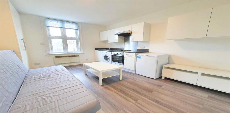 			Studio Apartment, 1 bath, 1 reception Apartment			 West End Lane, WEST HAMPSTEAD
