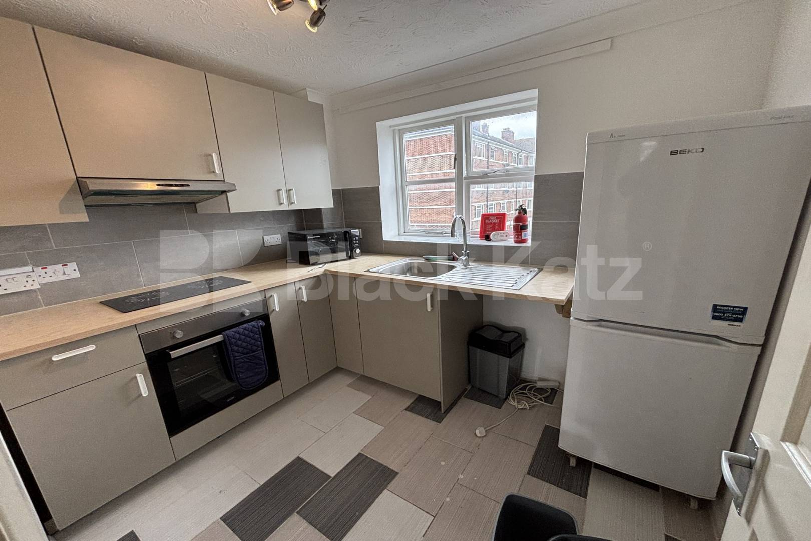 Duplex apartment flooded with natural light and very good storage Cadet Drive , Bermondsey