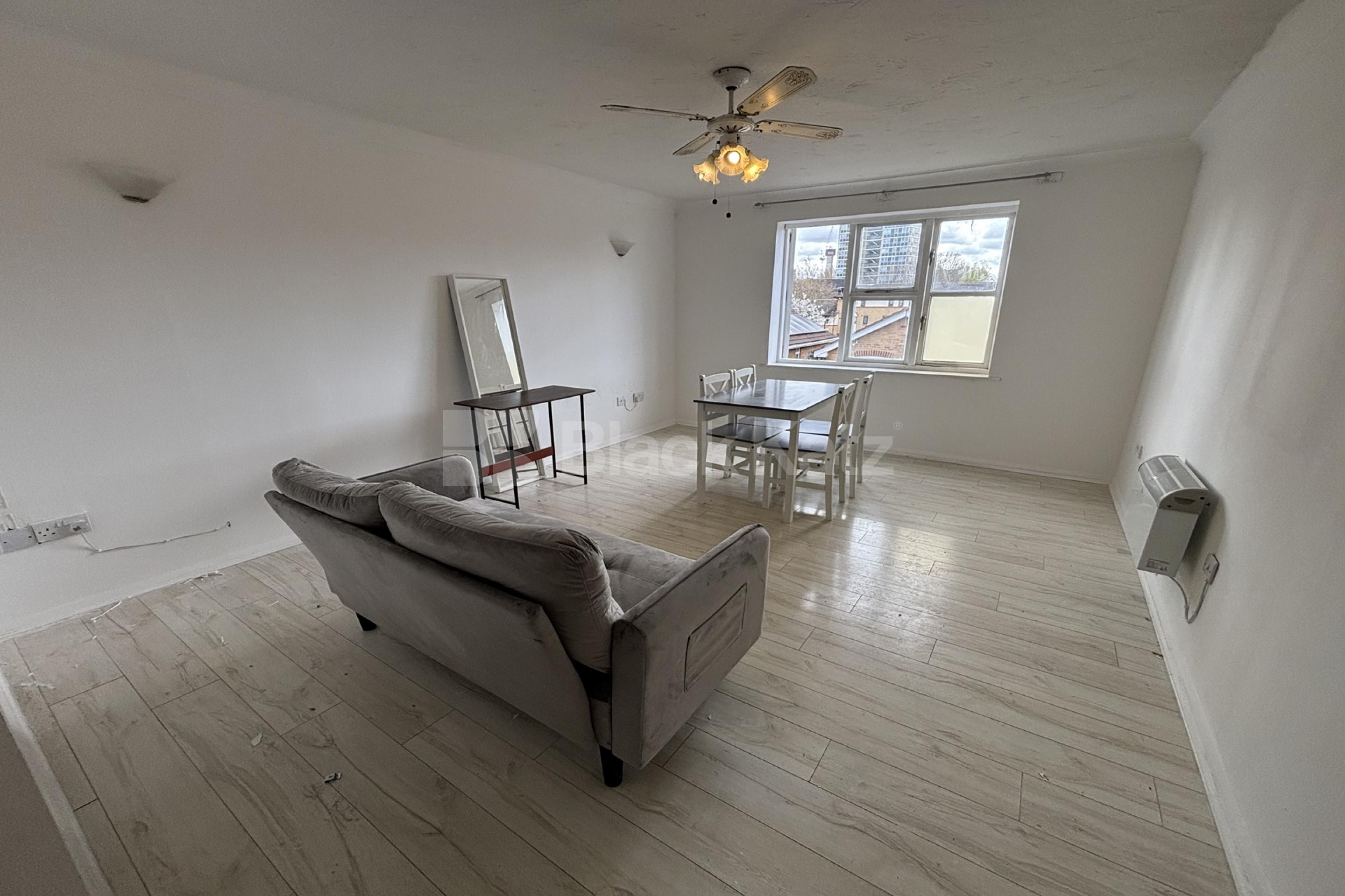 Duplex apartment flooded with natural light and very good storage Cadet Drive , Bermondsey SE1