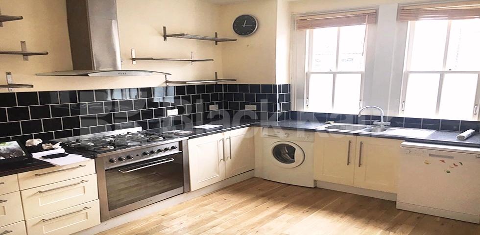 			NEW INSTRUCTION, 3 Bedroom, 1 bath, 1 reception Terraced House			 Galloway Road, Shepherds Bush