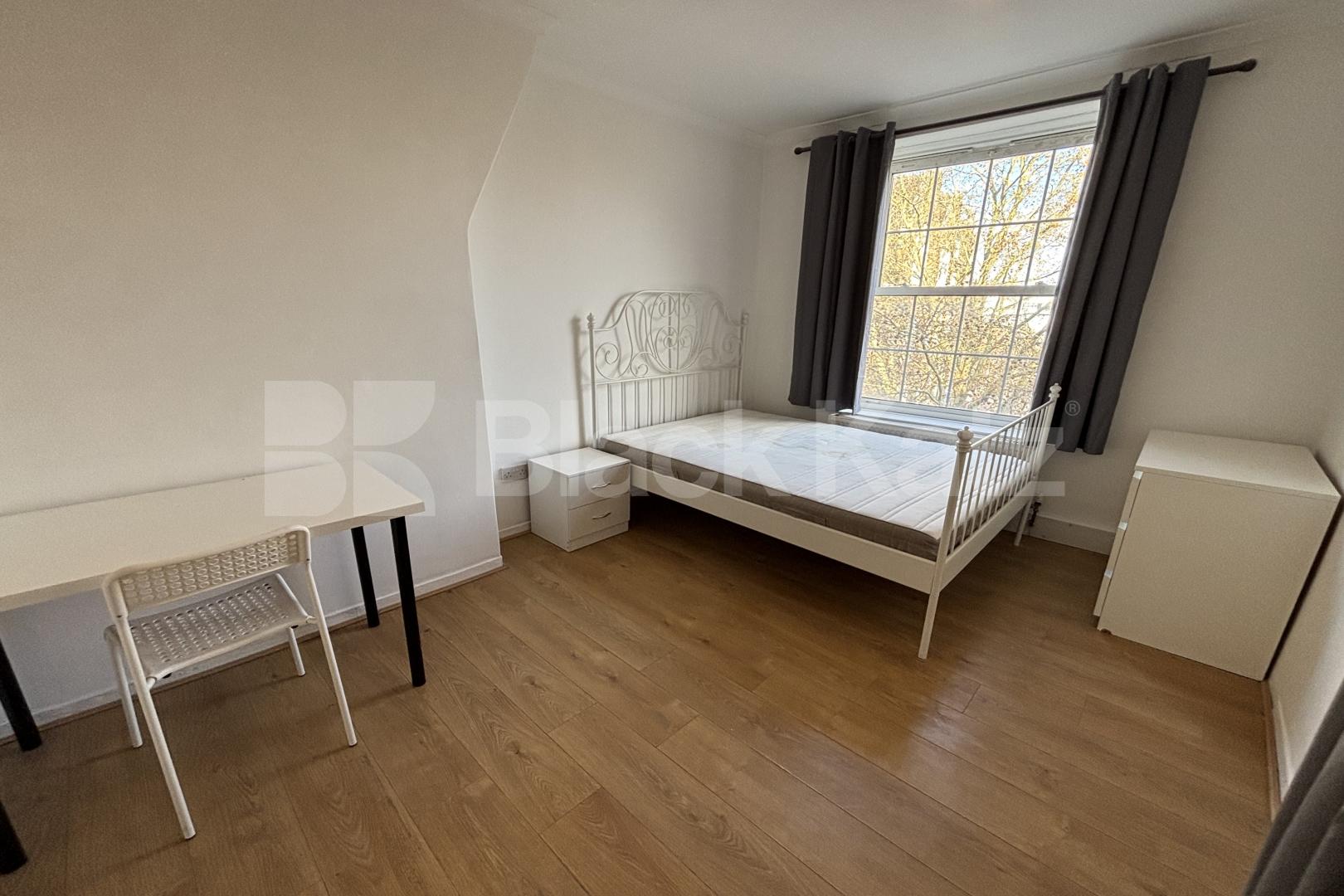 			3 Bedroom, 1 bath, 0 reception Apartment			 Harper Road , Borough/Elephant and Castle