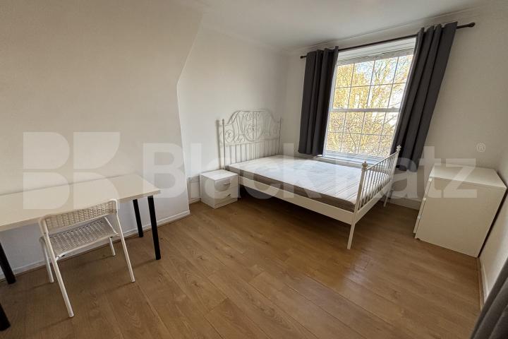 			3 Bedroom, 1 bath, 0 reception Apartment			 Harper Road , Borough/Elephant and Castle
