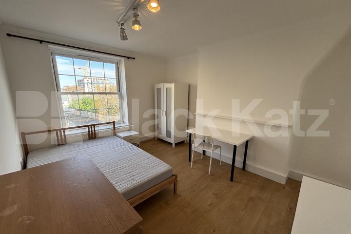 			3 Bedroom, 1 bath, 0 reception Apartment			 Harper Road , Borough/Elephant and Castle